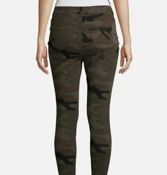 Time and Tru NWT High Rise Stretch Fitted Knit Jeggings Camo 533 - Picture 5 of 10